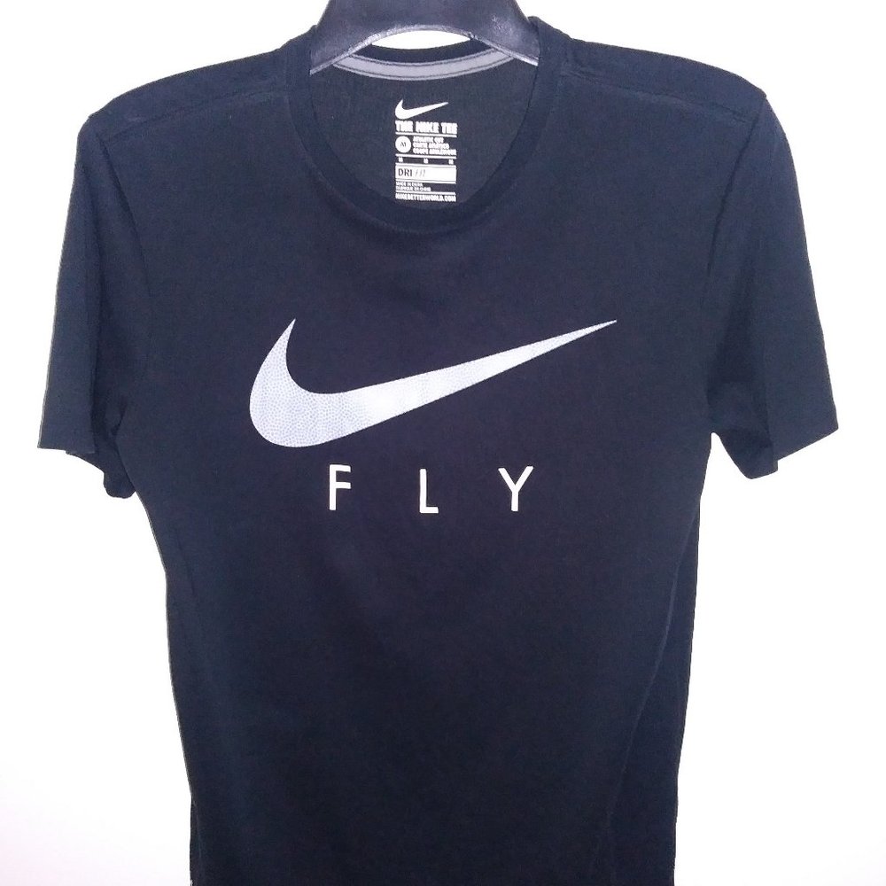 Nike Dri Fit Fly Tshirt Sz. Med